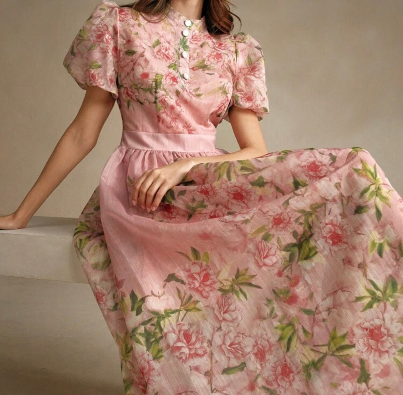 Elegant floral Jacquard print V-neck  puff sleeve dress .