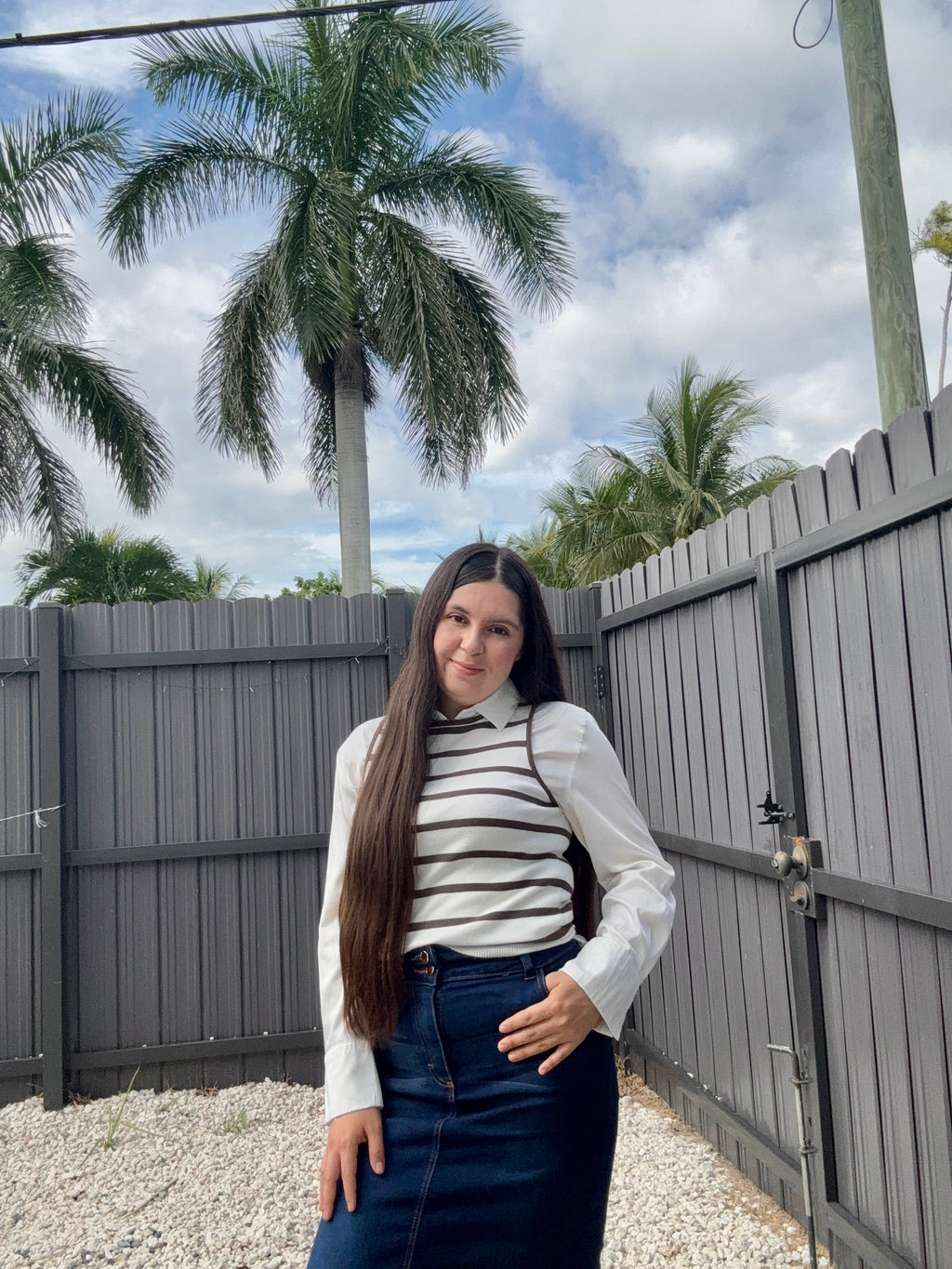 Rocking my fave casual white vest sweater with brown stripes!